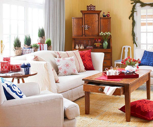 10 Merry Ways To Decorate Your Living Room For Christmas
